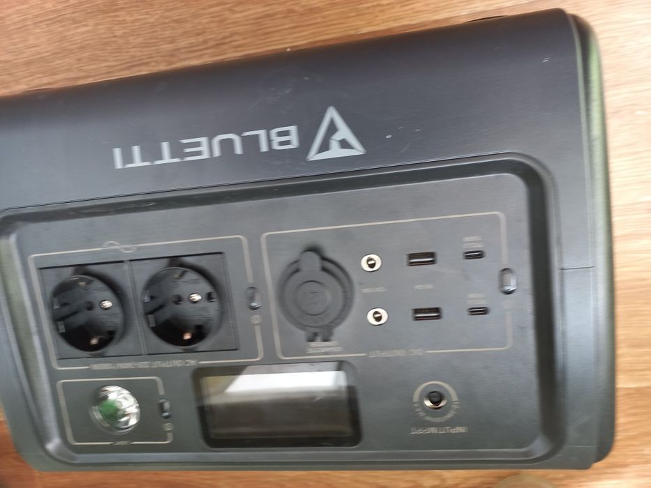 Prodam portatyvnu zaryadnu stantsiyu u vidminnomu stani Bluetti PowerO