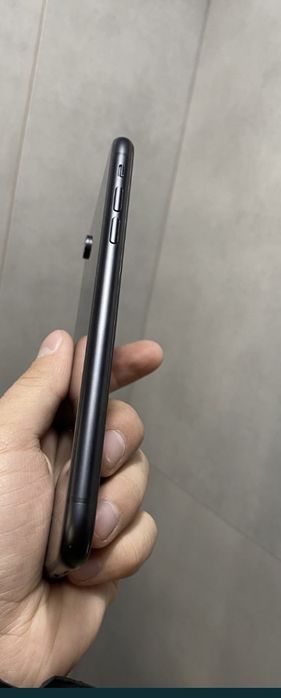IPhone XR 64г возможен обмін
