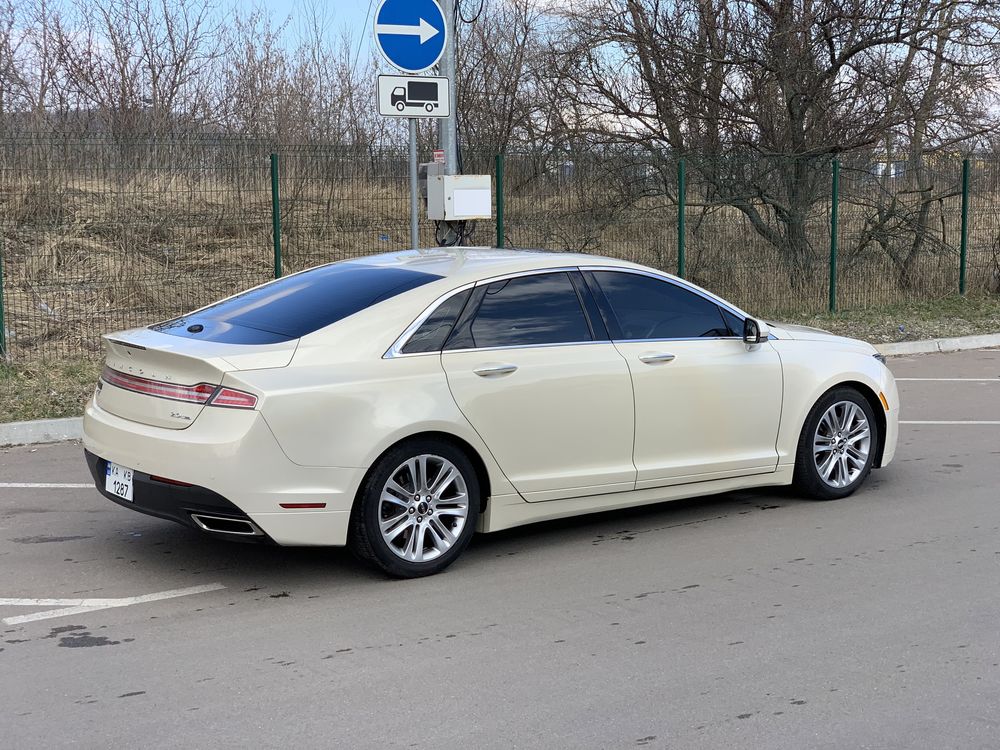 Lincoln MKZ Reserved