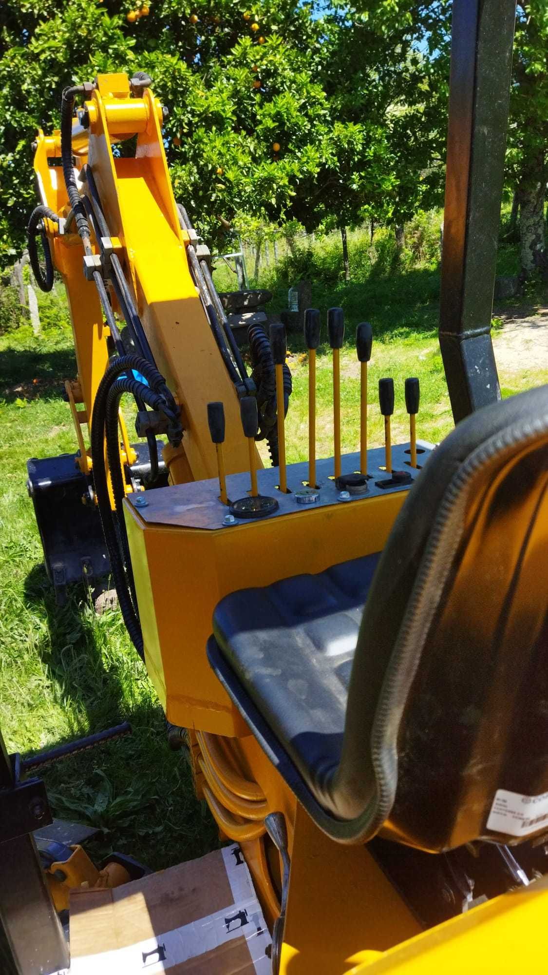 Máquina Giratória tipo Aranha