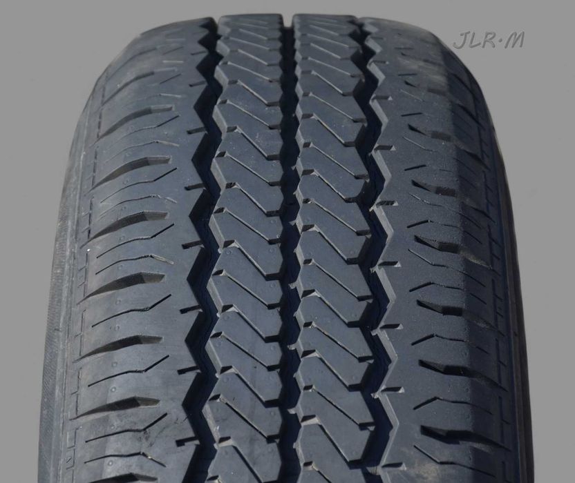 1x Opona Hankook Radial RA08 215/70 R16 108/106 T