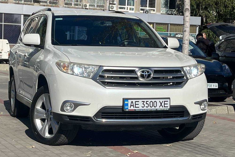 Toyota Highlander 2013 Офіційний без підкрасів