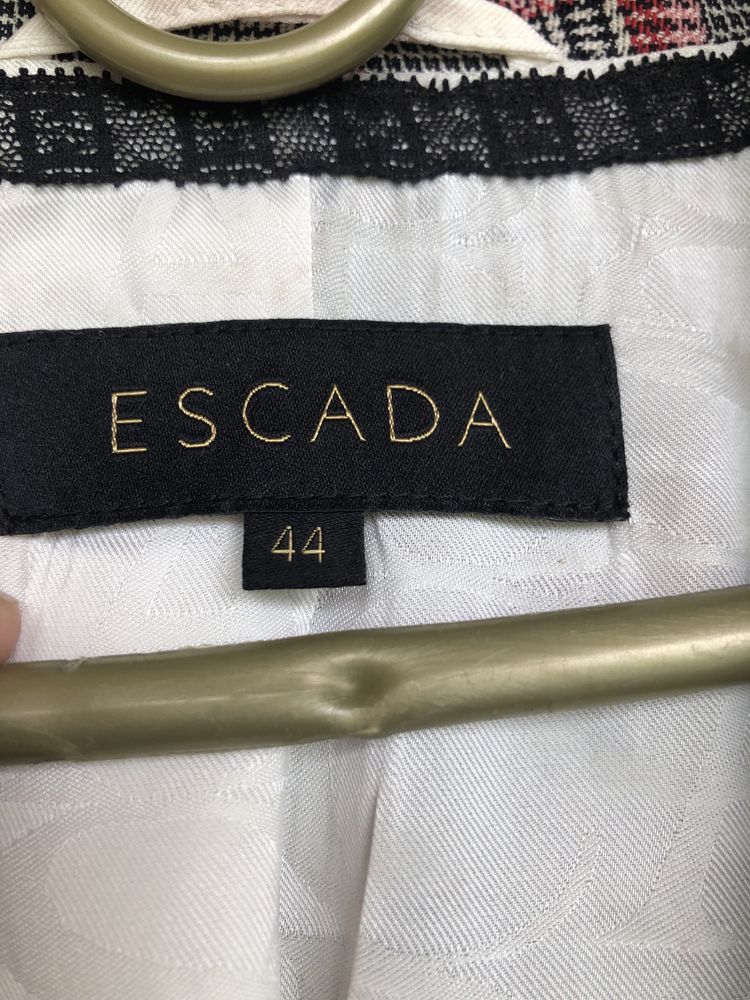 Шерстяной пиджак Escada