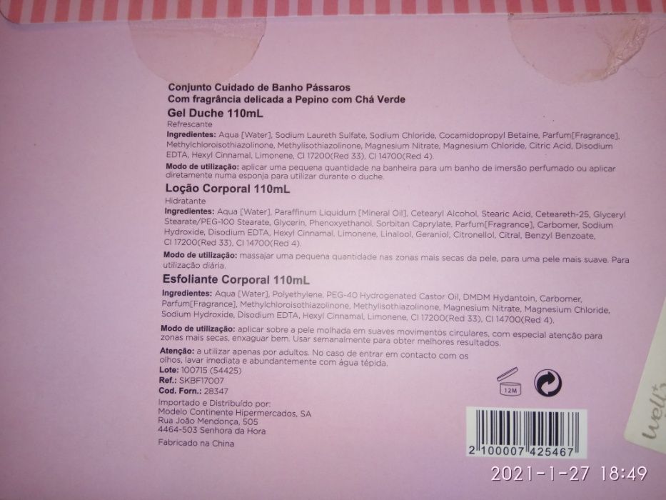 Caixa de maquilhagem e produtos de beleza