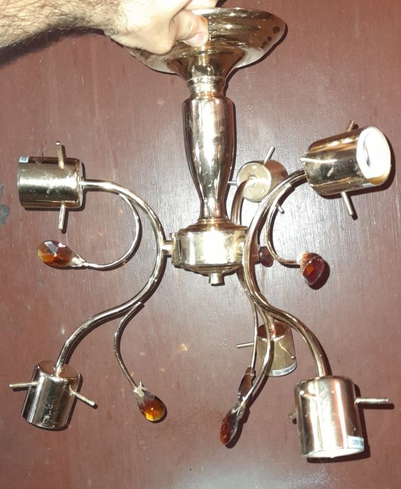 Люстра на 6 плафонов