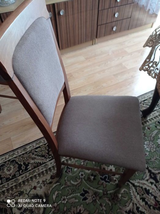 Krzesla tapicerowane