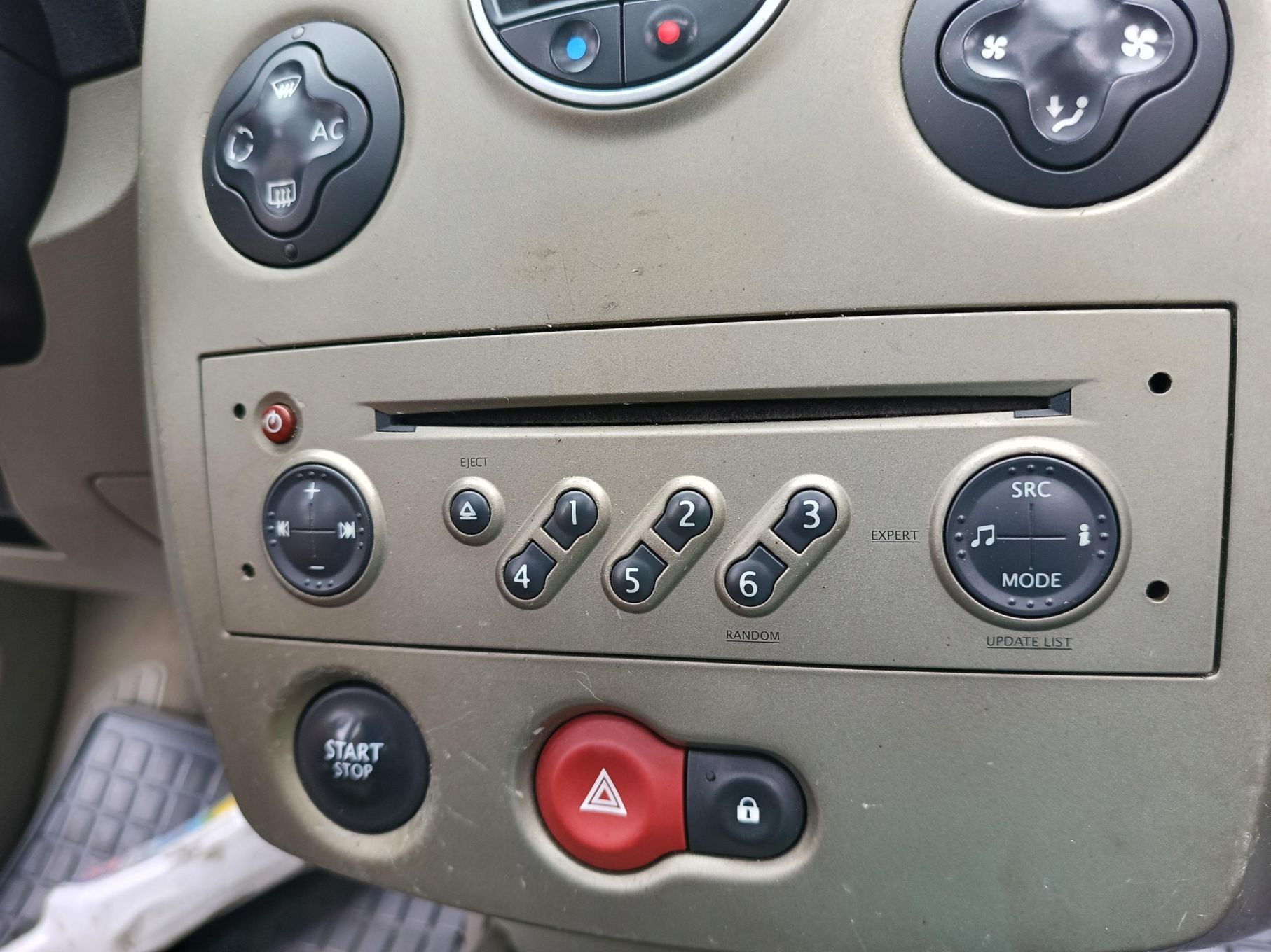 Renault Clio III 3 INITIALE 05-12 RADIO ORGINALNE CD DO ZAKODOWANIA