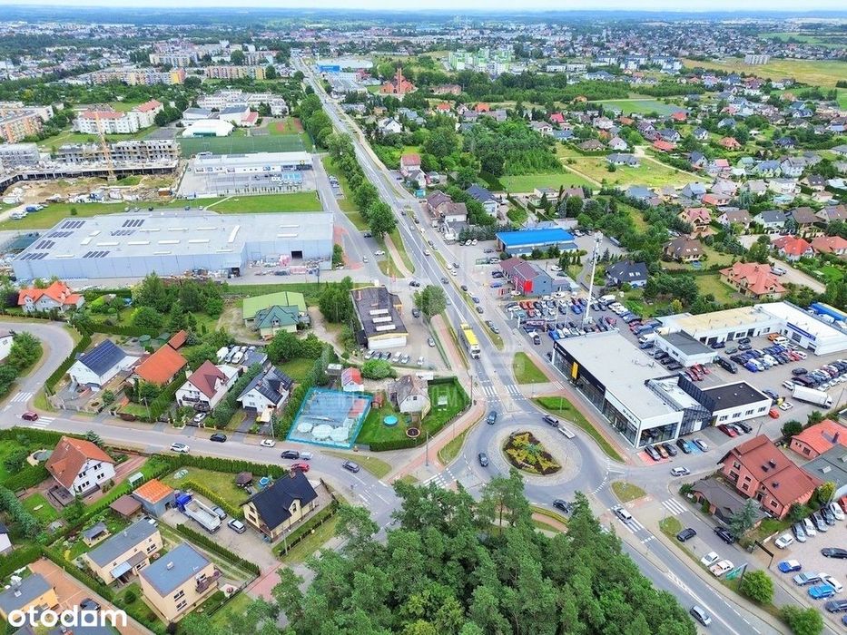 Wolnostojący budynek handlowo usługowy, biurowy