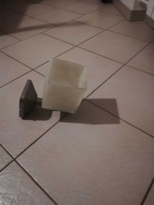 Sprzedam żyrandol w komplecie z kinkietem