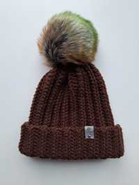 Gruba i ciepła zimowa czapka z pomponem kolor brązowy