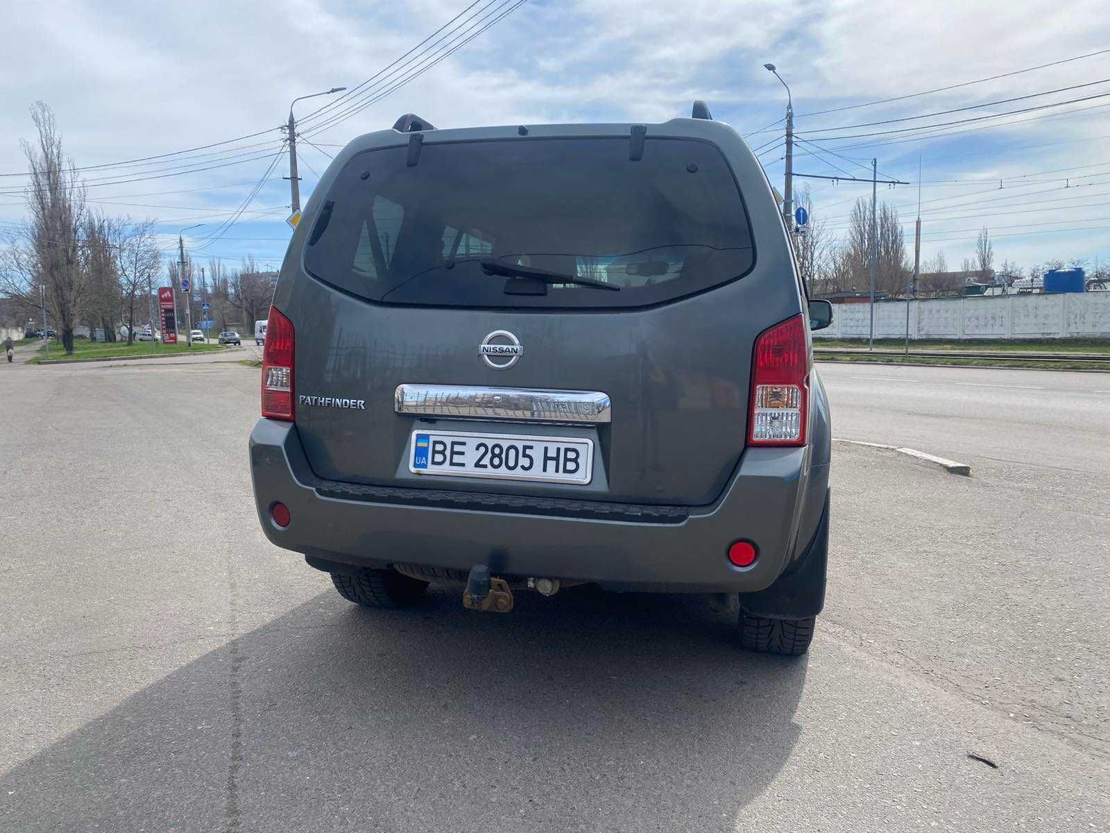 Nissan Pathfinder 2008 року 2,5 л./дизель