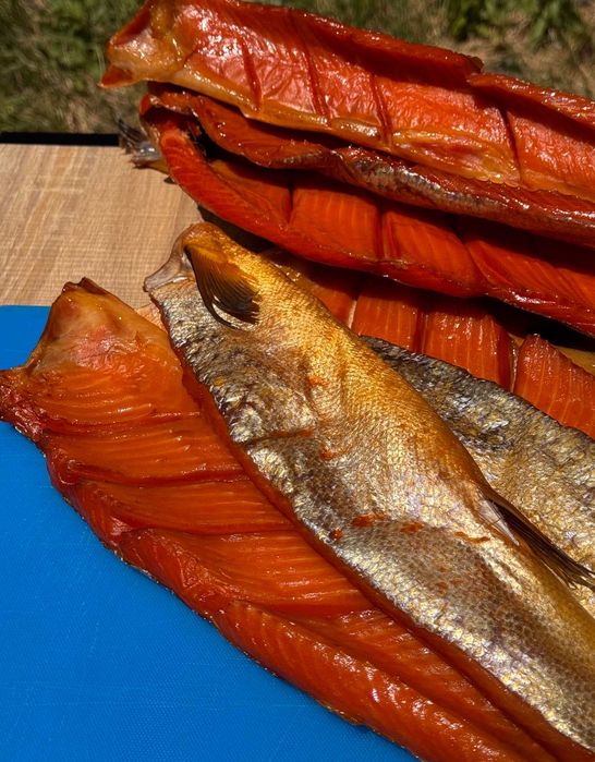 Черевці дикого кижуча холодного копчення упаковка 1кг.Копчений кижуч.