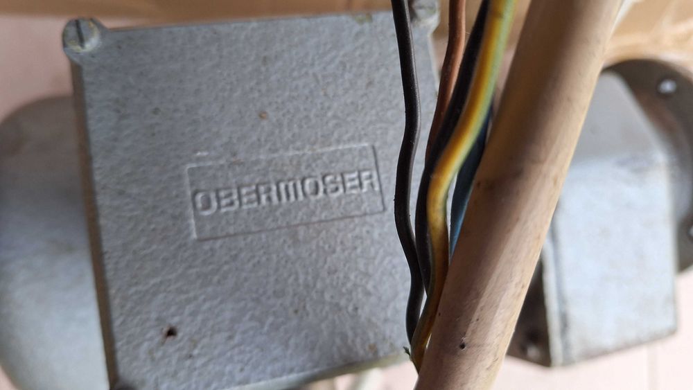 Napęd do bramy przesuwnej silnik z przekładnią