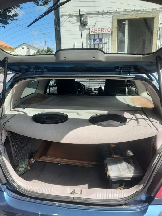 Nissan almera 2.2 de 2001 comercial