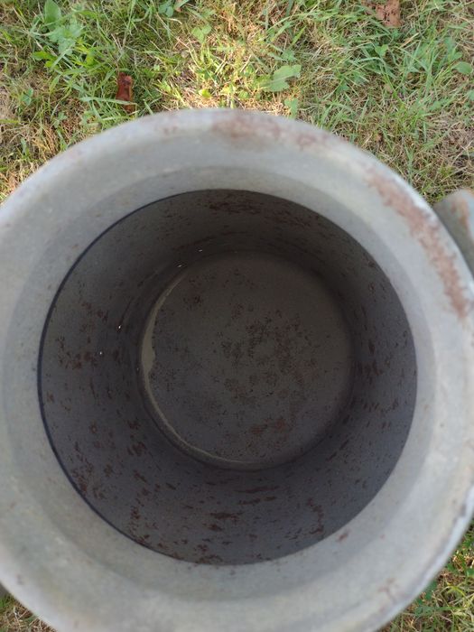 Duża bańka na mleko.z pokrywą PRL ok. 25 litrów