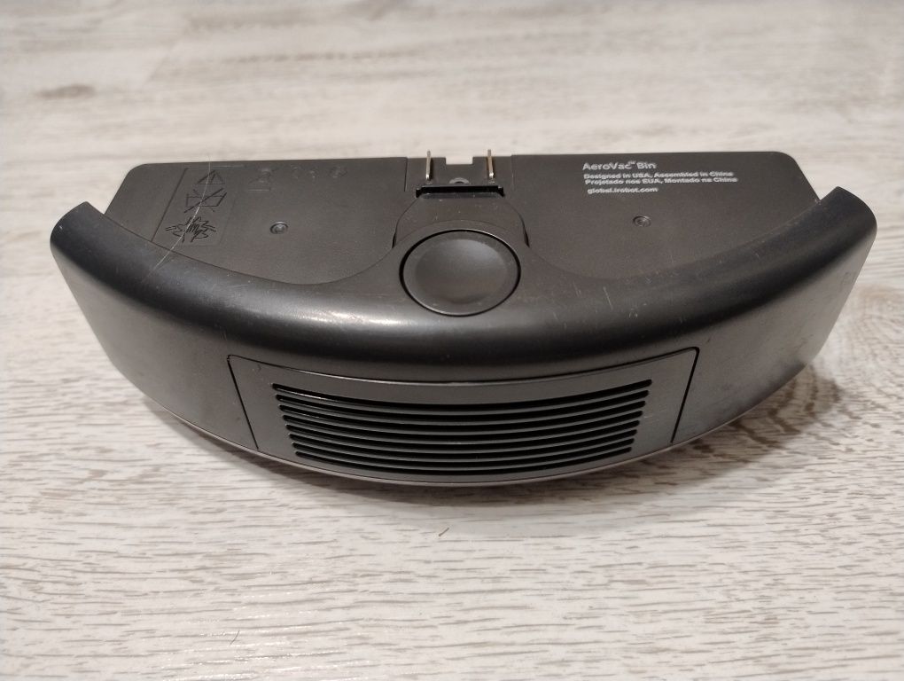 Pojemnik na śmieci z filtrem Irobot Roomba 692