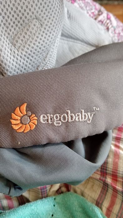 Porta bebés, ErgoBaby como novo