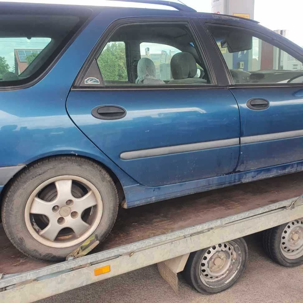 Renault Laguna I lift 1.9 turodiesel kolor niebieski MV408 na części