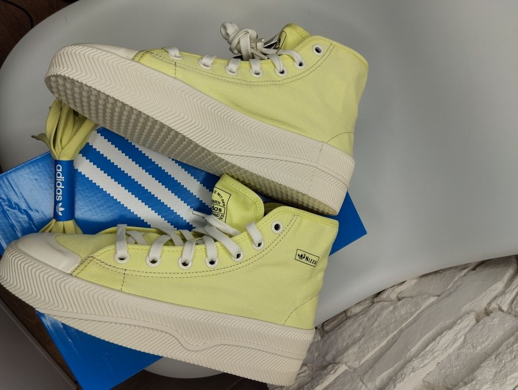 Оригінальні кросівки Adidas Nizza 2 Bright Yellow