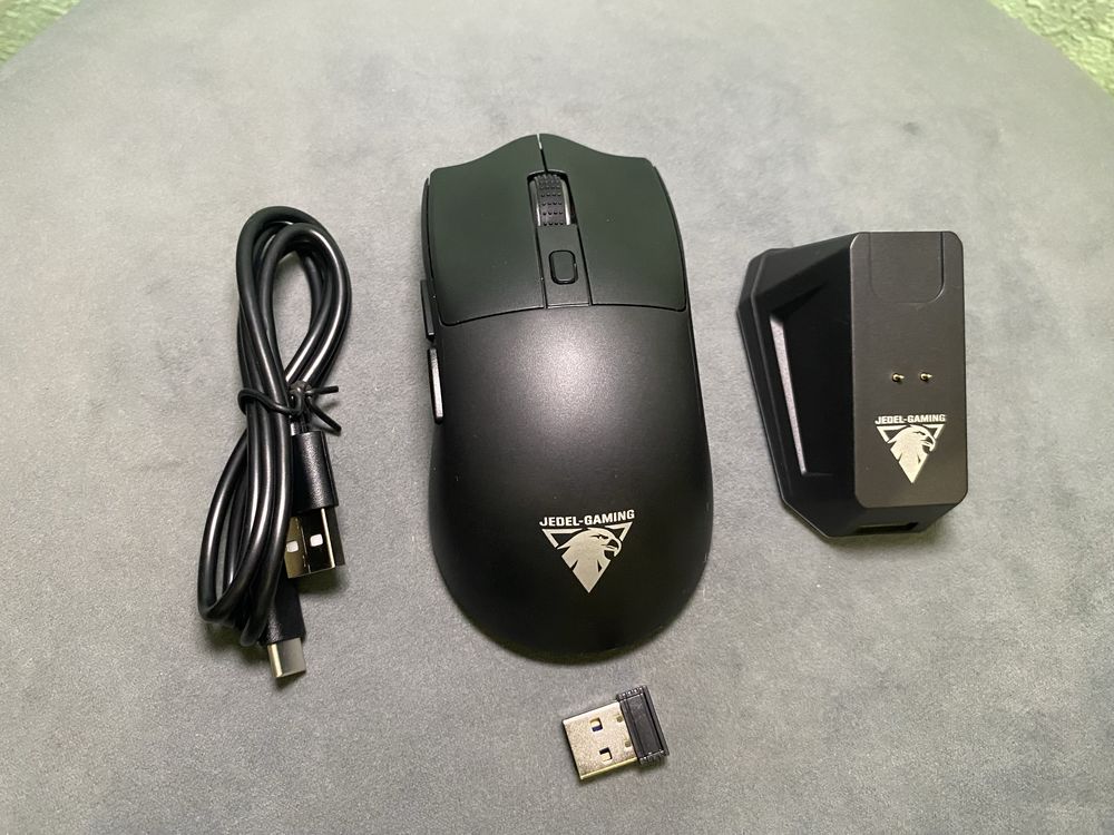Беспроводная компьютерная мышь с зарядной станцией и RGB подсветкой!