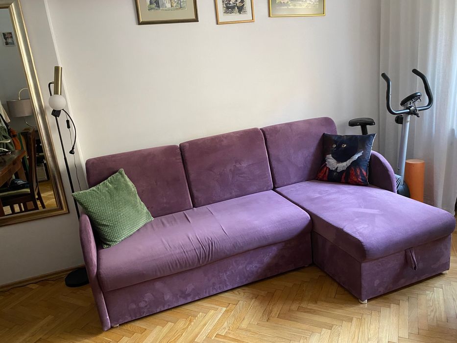 Narożnik odcień delikatnego fioletu.