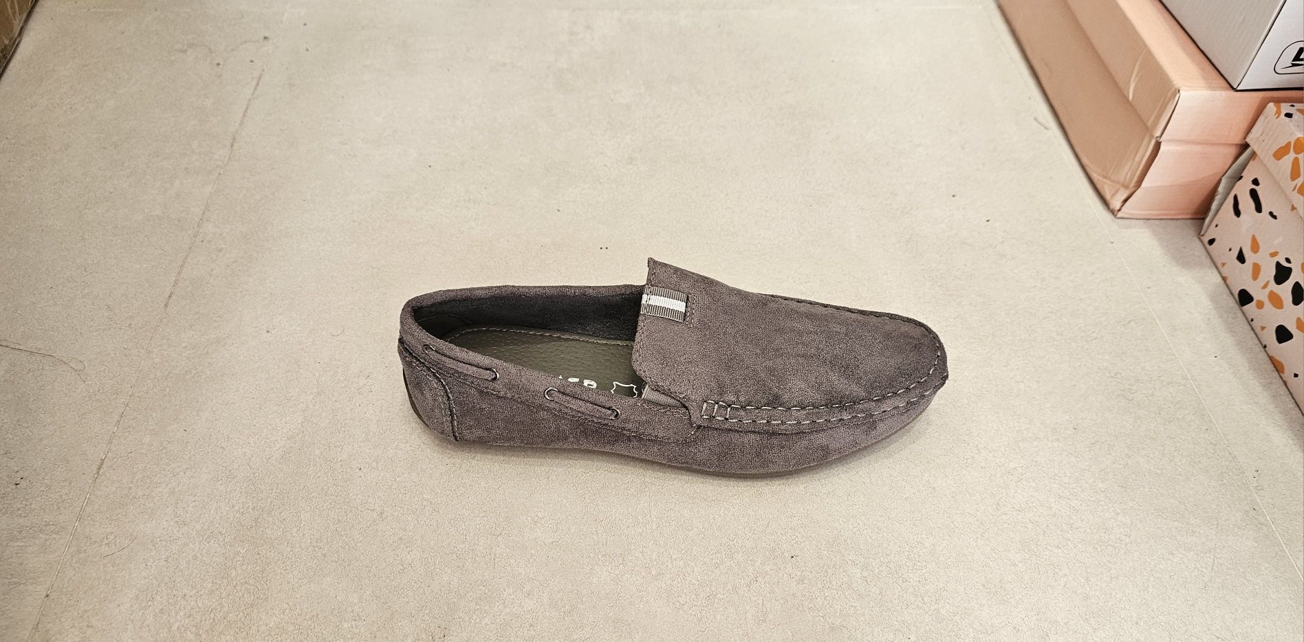 Jasnoszare mokasyny 40-45