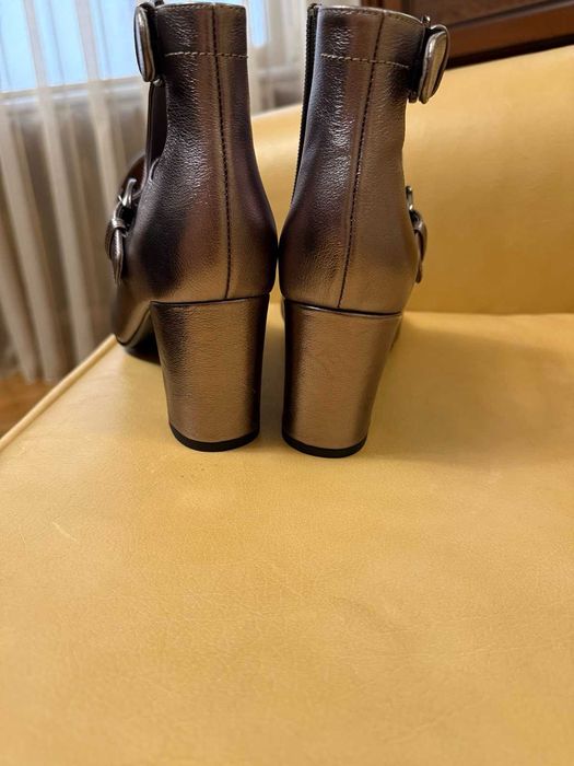 Продам жіночі черевички (ботильйони)