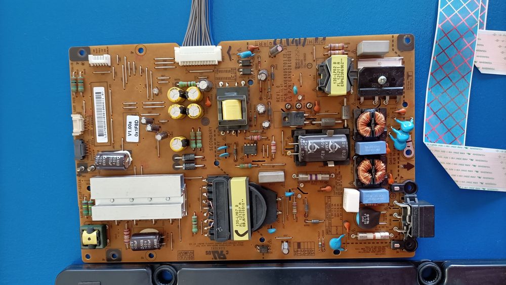 Zasilacz, głośnik i sterownik LG 47LA690S