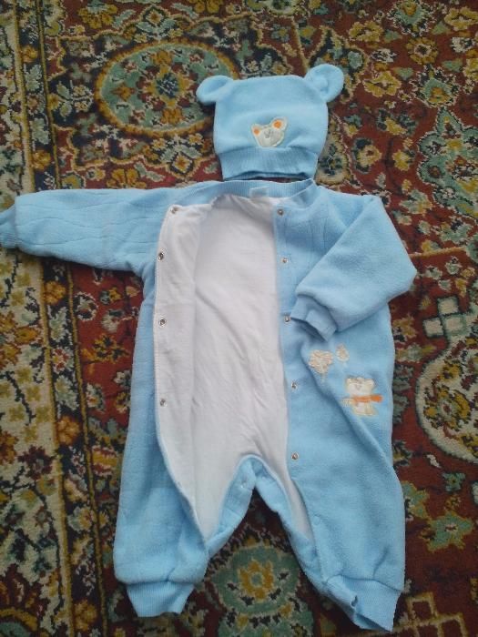 Продам теплый человечек с шапочкой