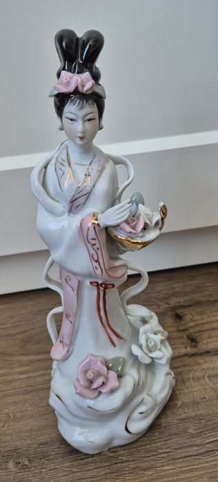 Figurka ceramiczna