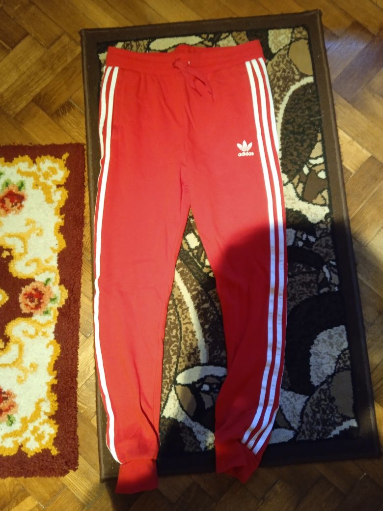 Czerwone dresy adidas orginals track pants rozmiar S