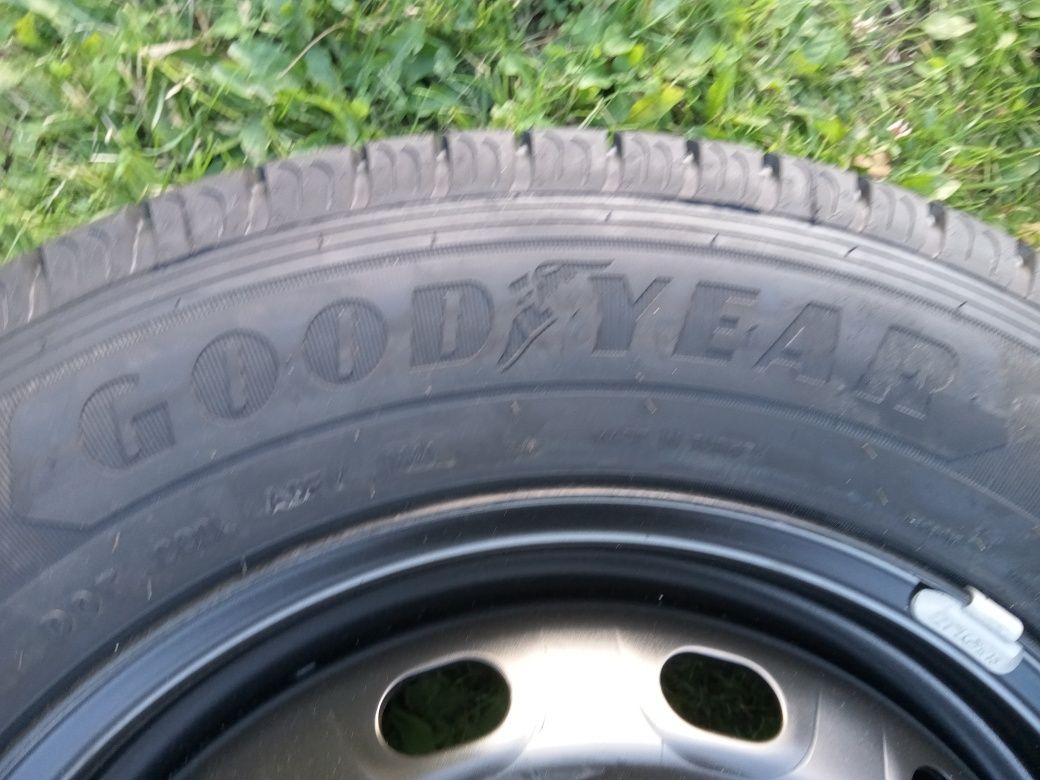 Koła letnie 215/65R16c Goodyear Vivaro Trafic Talento 2022r