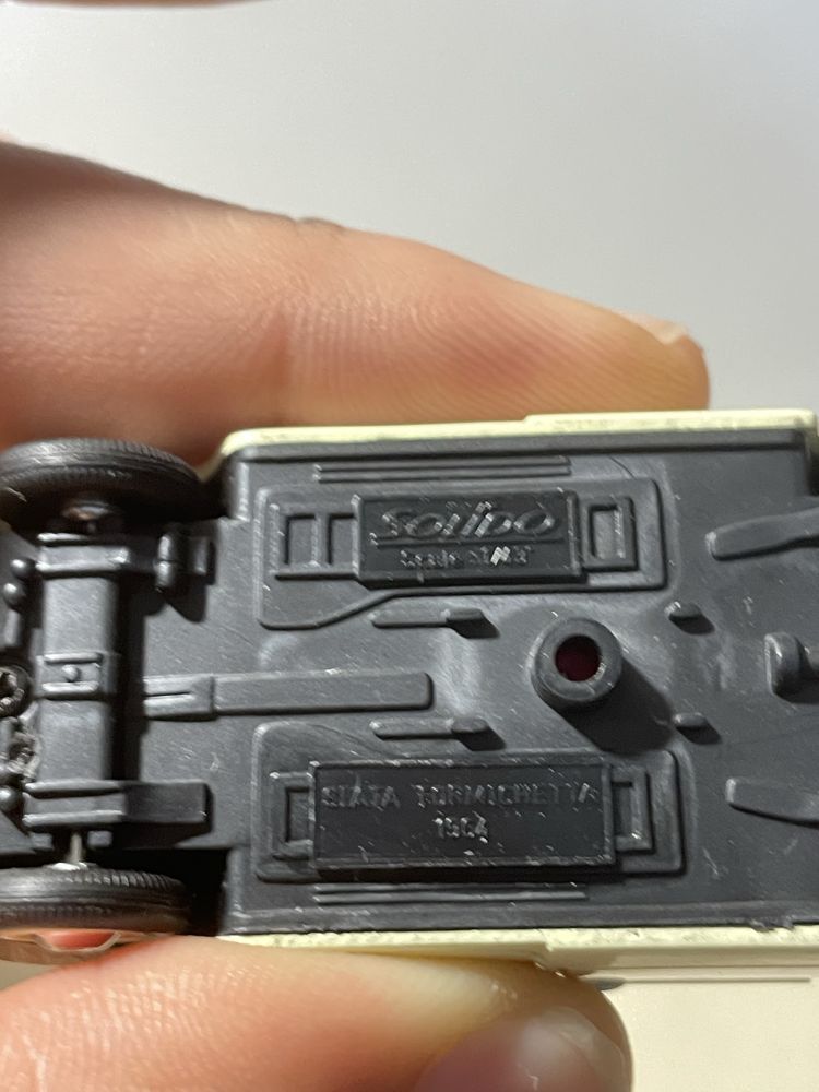 Miniatura nova da solido 1:43
