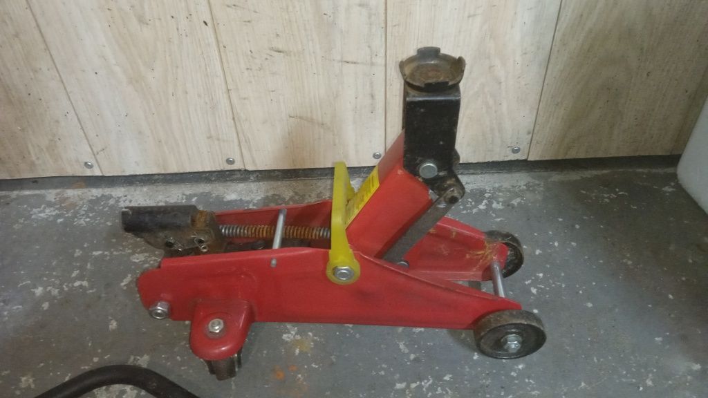Lewarek Żaba 2T samochodowy podnośnik hydrauliczny