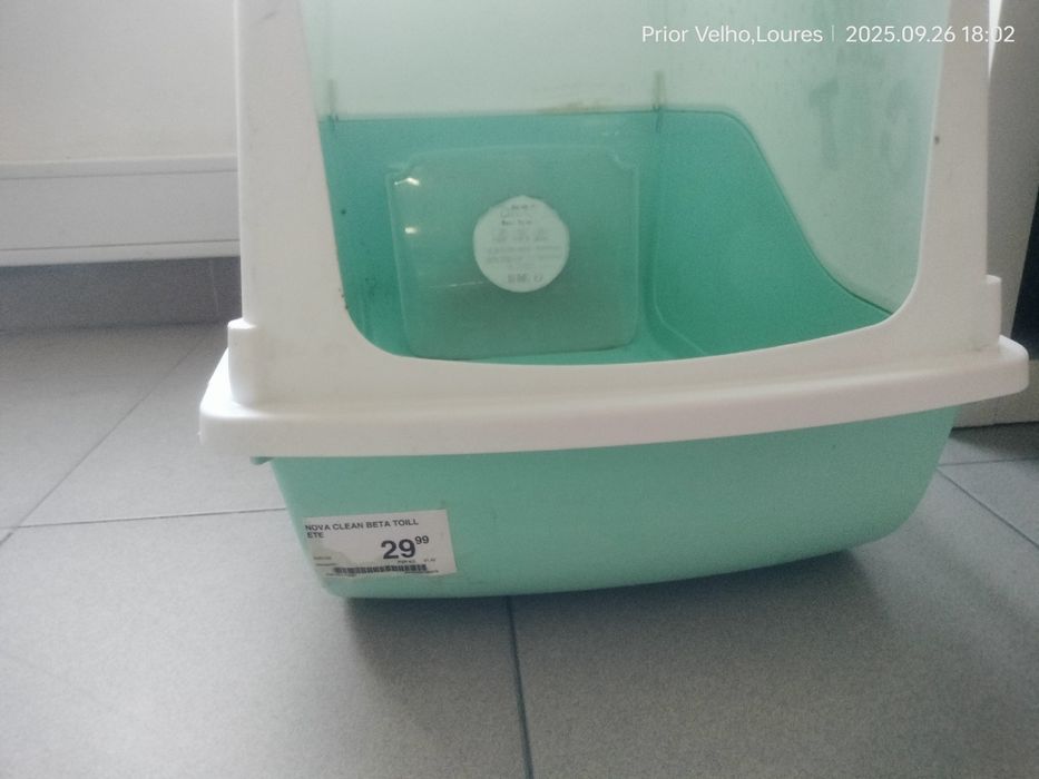 Casinha de wc gato branco e verde