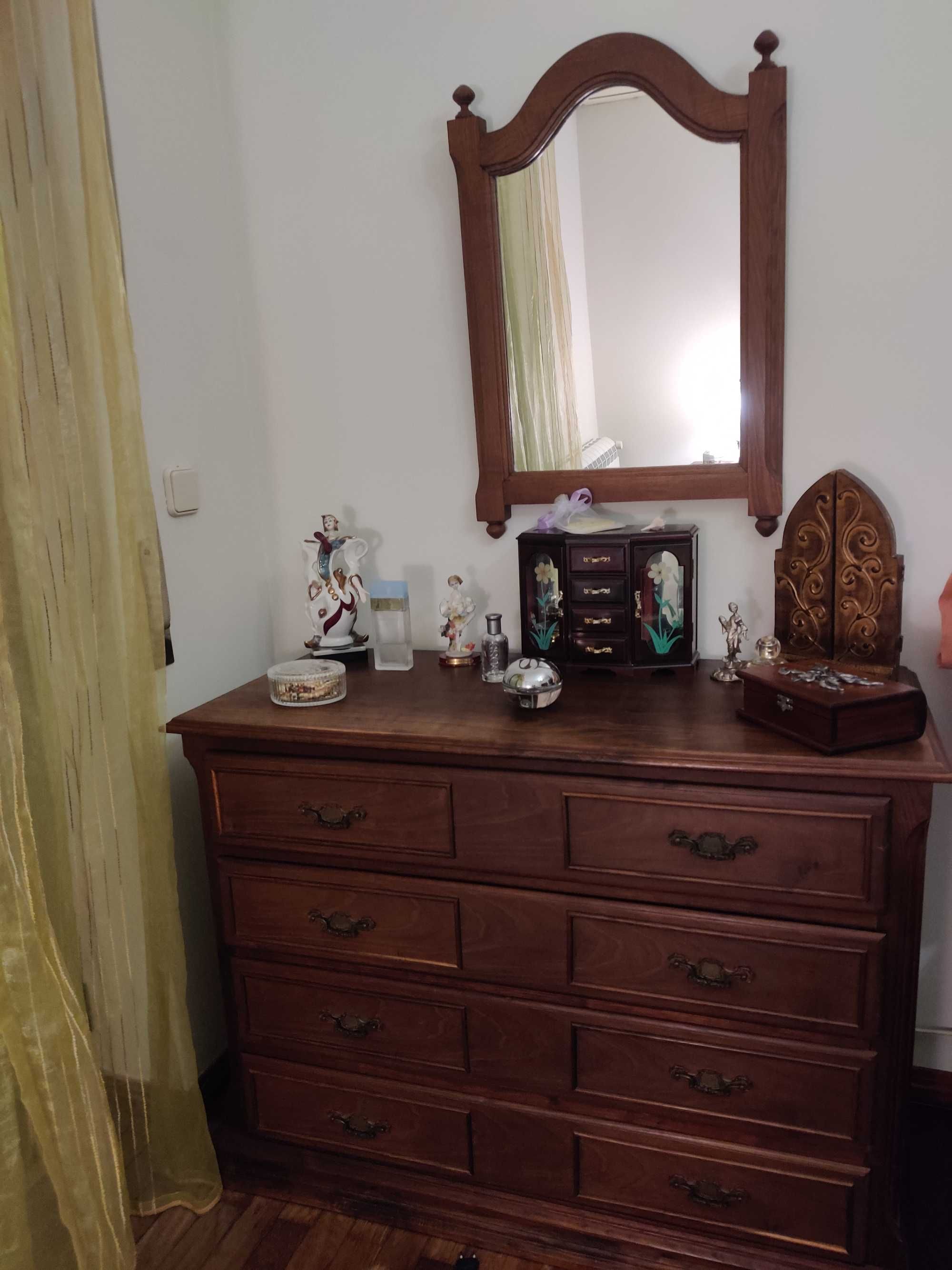 Mobília de Quarto Usada