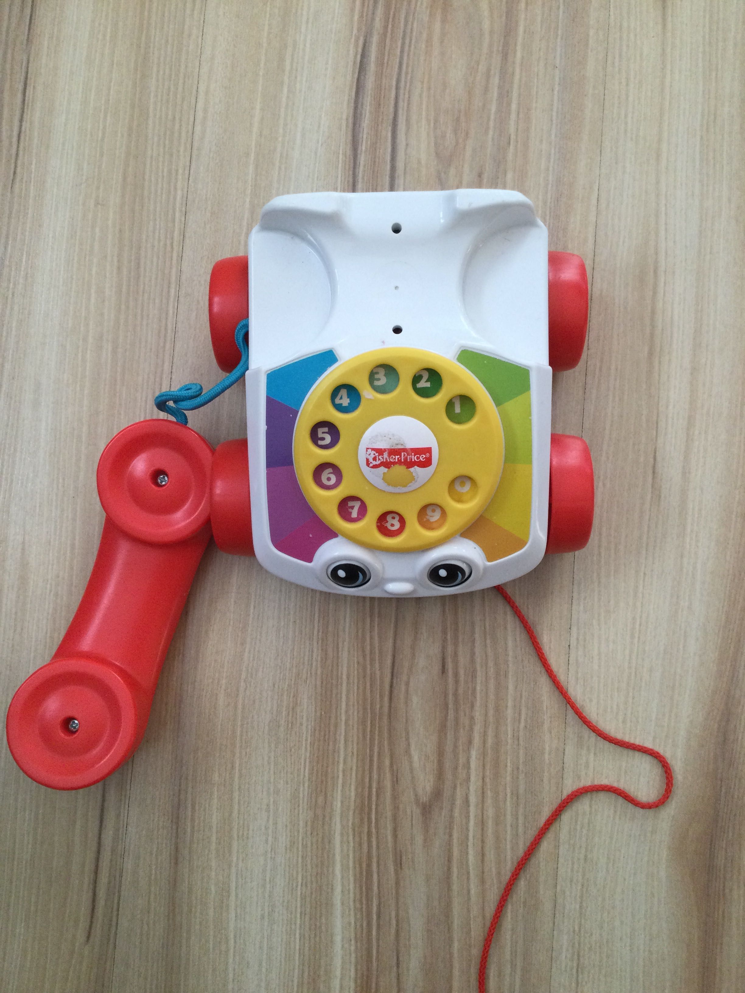 Telefon fisher price do ciągnięcia rusza oczami