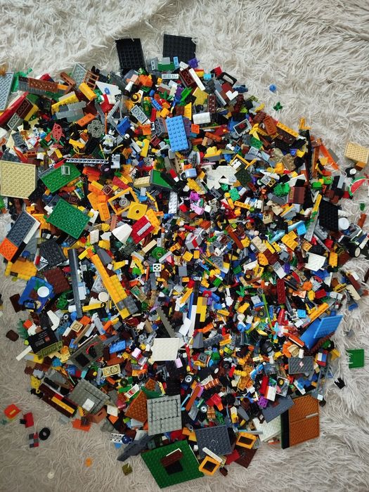 Продам кучку лего