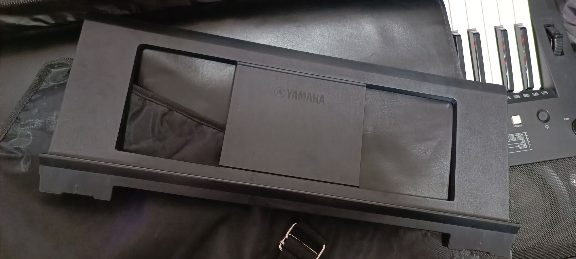 Синтезатор Yamaha PSR E433