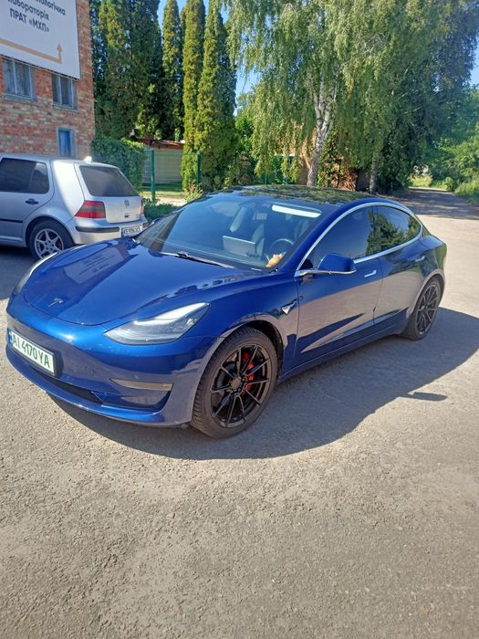Tesla модель 3  PERFORMANCE