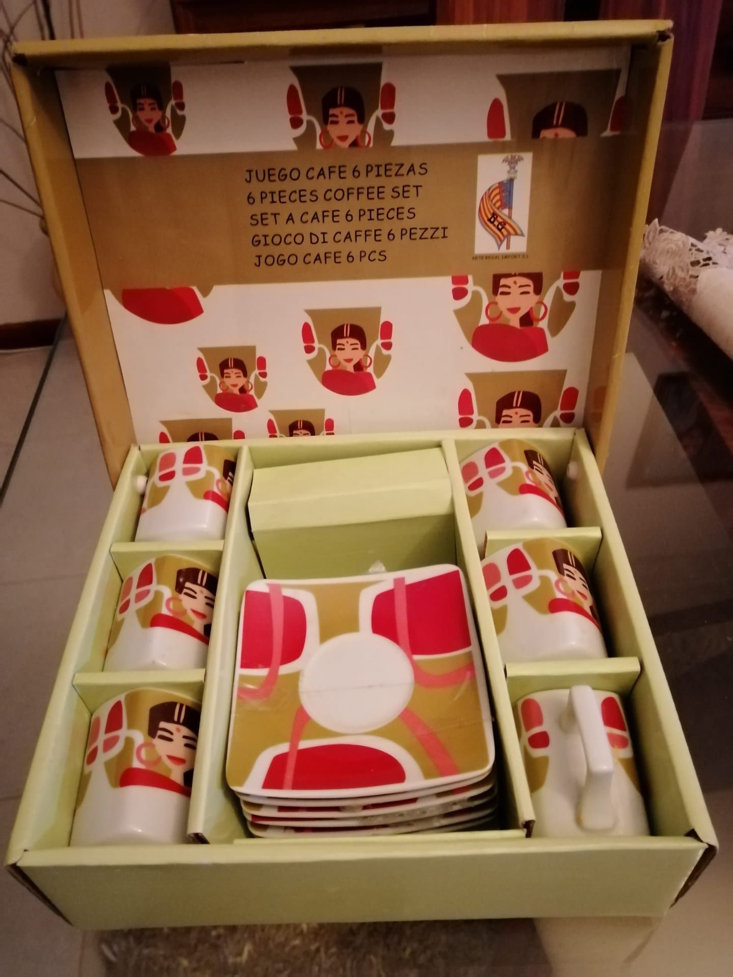 Conjunto de chavenas novas