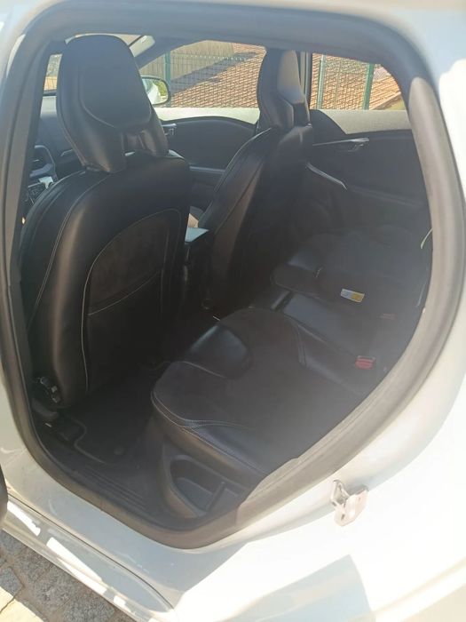 Volvo V40 2.0 D4 R-Design
