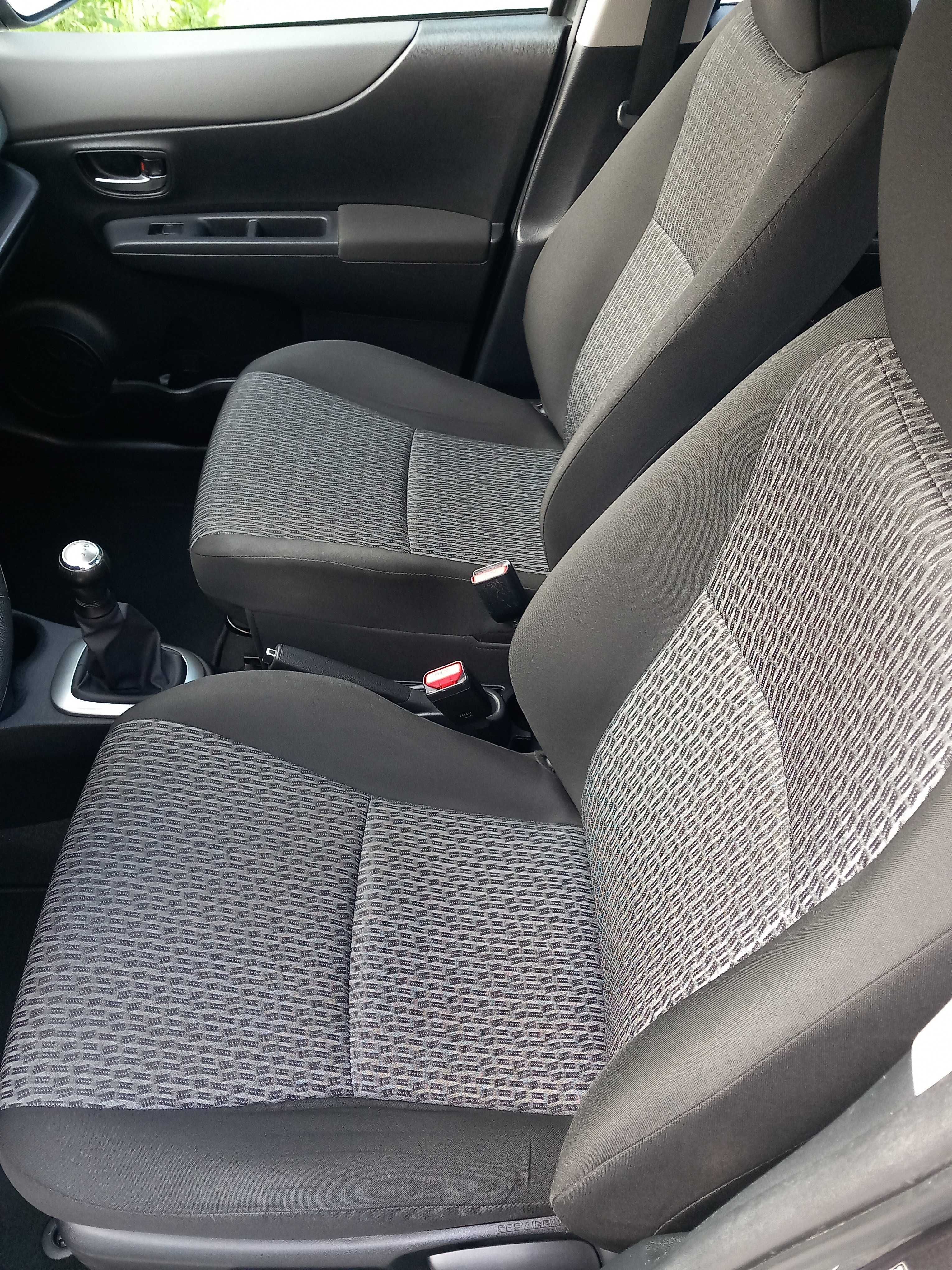 Toyota Yaris . Como Novo