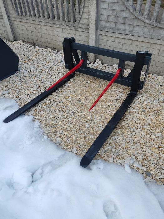 Paleciak z regulacją wideł na tył traktora- do tura euroramka