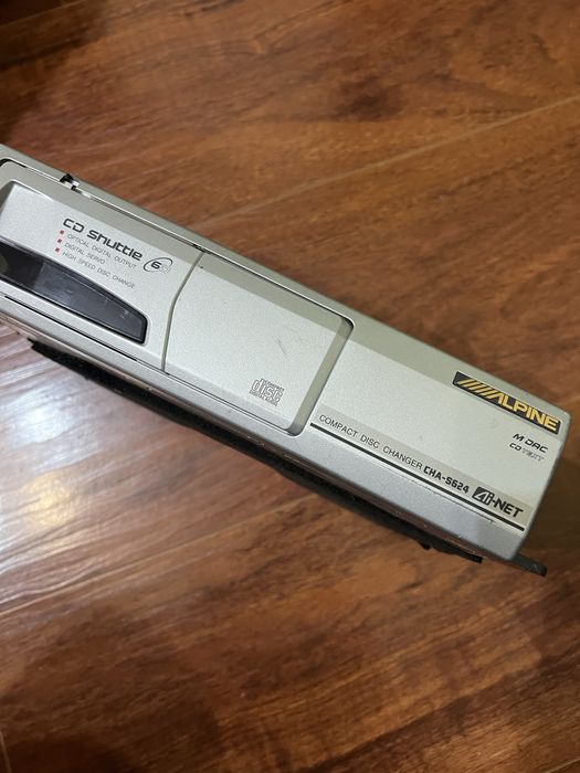 Cd чейнджер Alpine CHA-S624 для 6 дисков