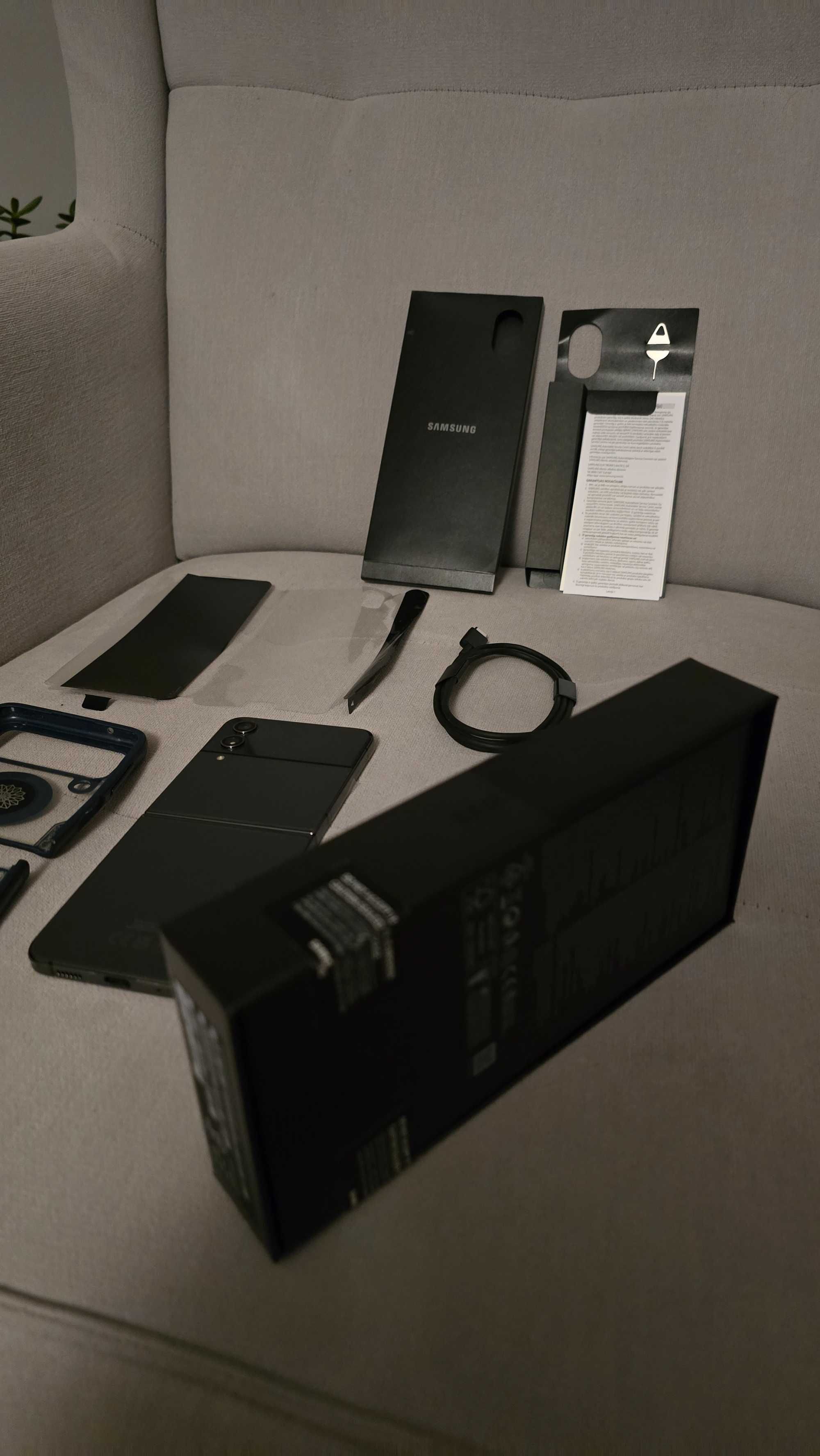 Samsung Z Flip 4 - jak nowy
