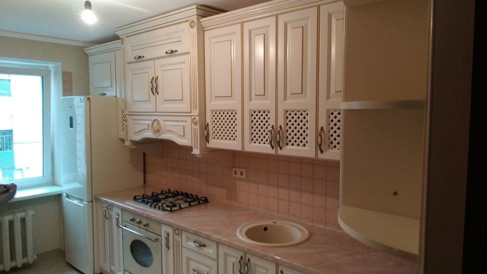 Кухня деревяна дуб,ясень фарбований ціна від 798$ за метр пог.