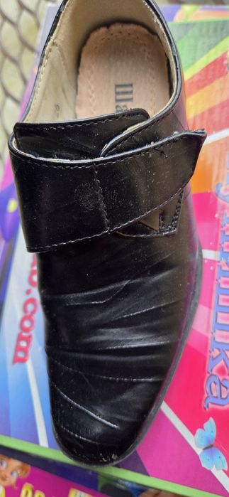 Віддам дитячі туфельки