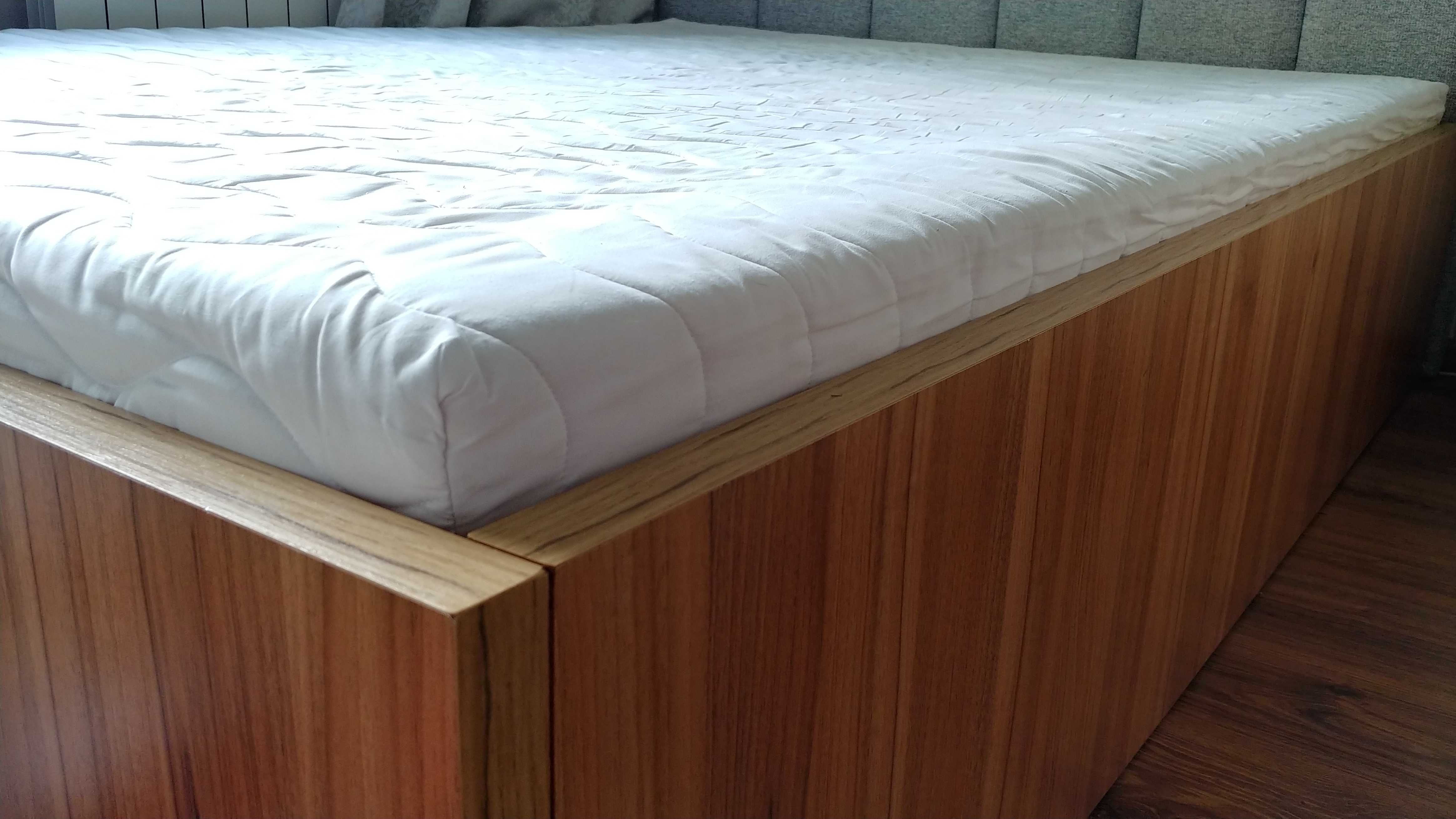 Łóżko 150x200 panelowe wezgłowie, metalowa konstrukcja, duży pojemnik