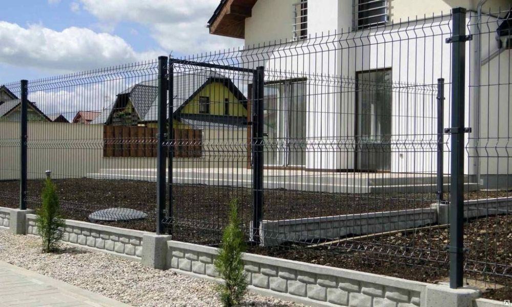 Монтаж Забор из сварной сетки Рубеж (3Д) Забор из сетки Заграда Паркан